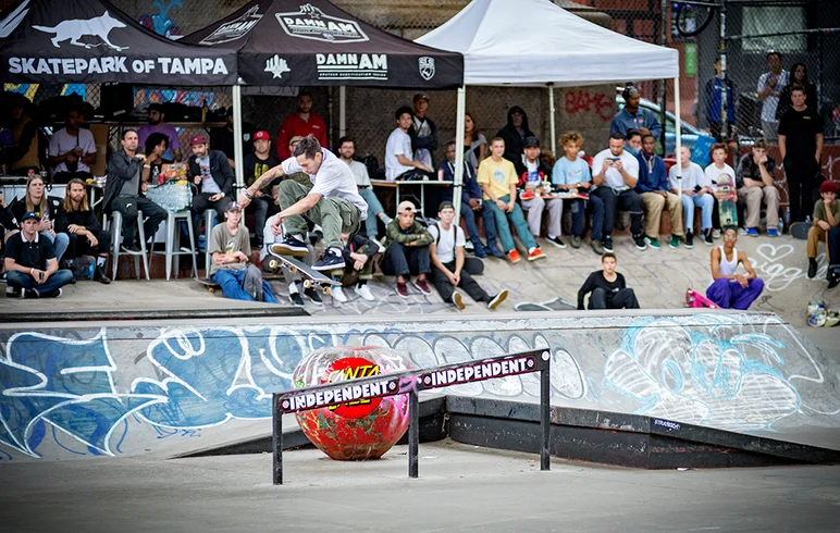 <!--danyc19finals-->

Lester Loves apples.. this time he blows lunch with a FS Flip.