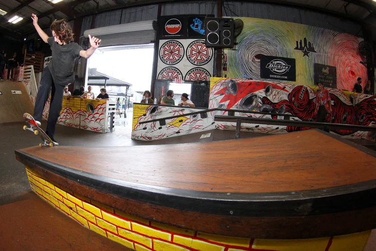 <!--bff2018-->

Matt Savidakis - Front Blunt 