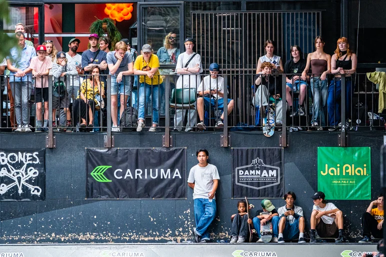 Crowd slowly rolling in. That's just how they do things here. Wake up at noon. Sun set at 10pm. Who cares!

<!--damnamnetherlandsday3-->