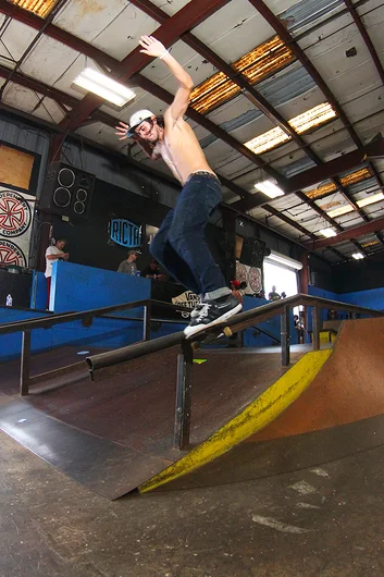 <!--hj17photos-->

Cris Lesh - Switch Feeble 180