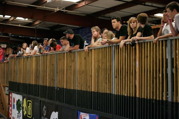 Thanks to all these spectators for coming out