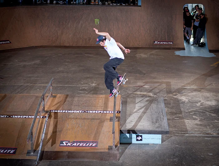 <!--pro20finals-->
Midler looking wild but it’s a make! Gap Back 270 Noseblunt Slide.
