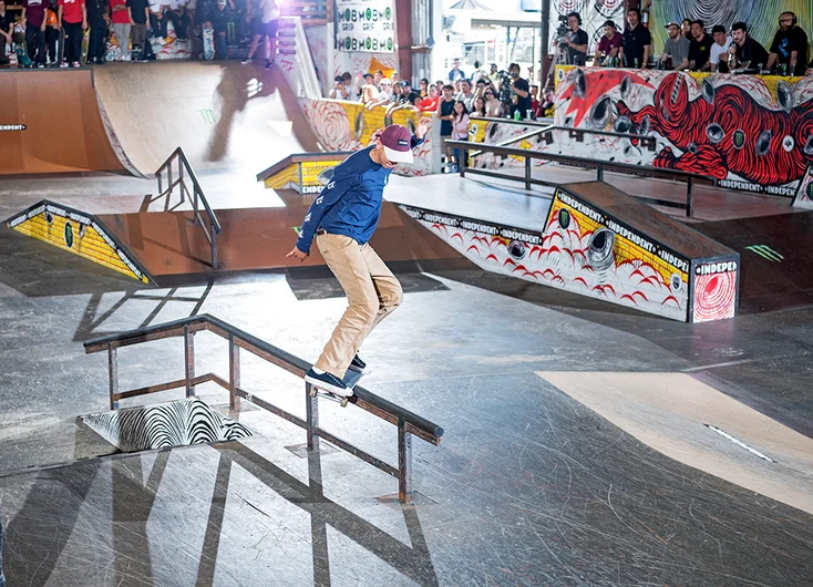 <!--pro18-finals-->

Louie feels the effects of muscle-jackhammer and turns it up to 11 with a FS 180 Switch Feeble.



