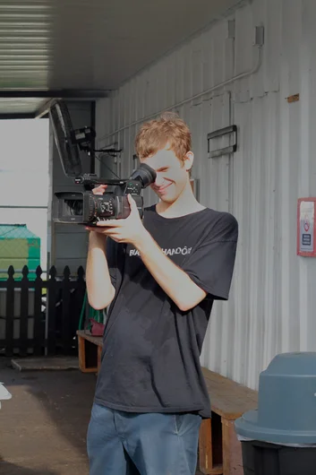 <!--eotmaug16-->

Speaking of cameramen, Tristan Mershon held down the job of shoving this thing in everyone's face while Frank is out at Damn Am Woodward West.