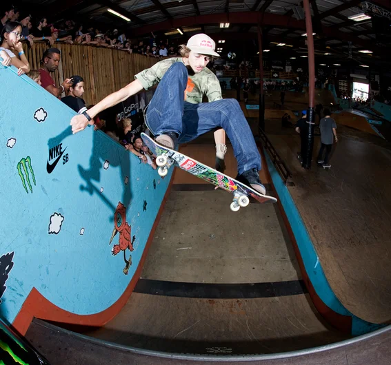 <!--pro16sunday-->

Ryan Decenzo keeps dem hands down on a Frontside Ollie.