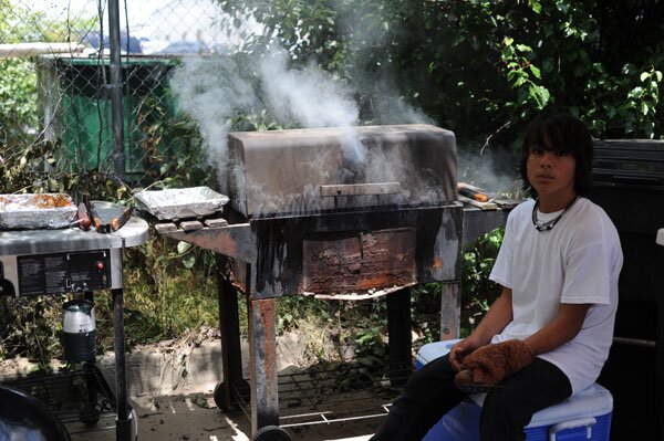 I hope this kid Jona stuck on the grill skates fre