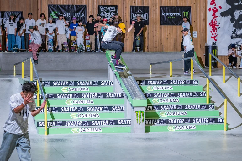 Toki Kakitani brought his kickflip nosegrind to the hubba

<!--damnamjapan2023besttrick-->