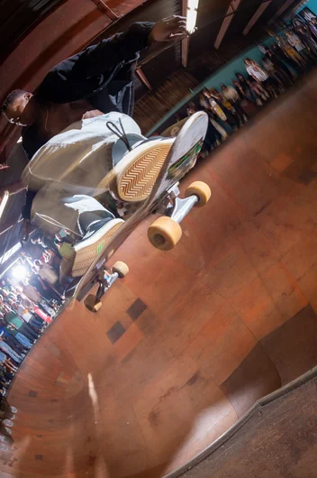 What stance is this man!? Tampa Pro 2023 we gotta make him choose one!

<!--tampapro22madnessbowljam-->