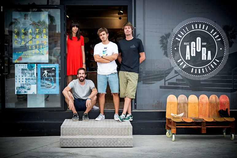 <!--dabarcy-finals-->

Storefront.