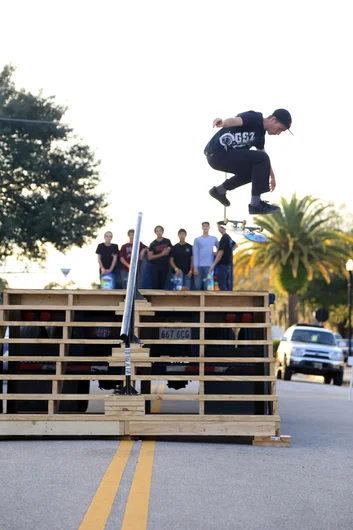 <!--wh15-->

Most everyone in the contest was hucking down the handrail, but not Clint Beswick. Super smooth nollie flip down the set.