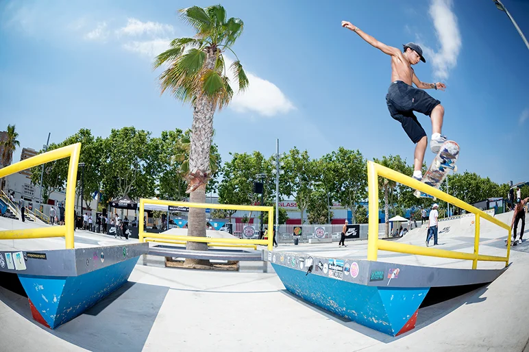 <!--dabarcy-quals-->

Nuttin’ wrong with startin’ the morning off with a Gap Front Lip.
