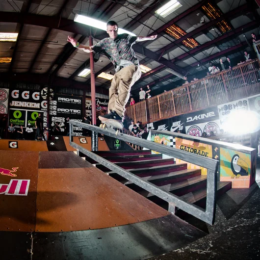 <!--ta14-sd-->

Jorge Simões just about to lock into a nollie front feeble.