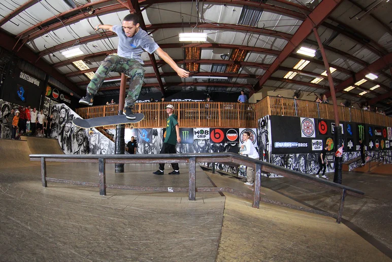 <!--cotc19finals-->

Alex Szlabonyi : Heeflip Back Lip