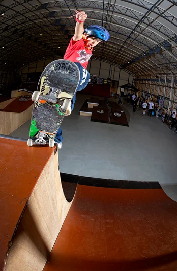 <!--daja18-quals-->

Big Ramp, Lil Kid.  Daiki Ikeda makes the Front Blunt Exchange.


