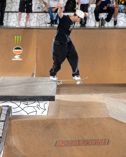 Dan Lundy wins best dressed in my book. He also has a very clean back tail

<!--tampapro22tmcontest-->