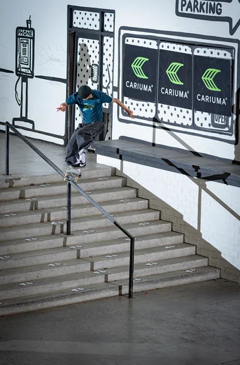 Looks like a Salad Grind but that’s just the result of our shitty photographer, it’s
actually Raimu Sasaki’s Switch 270 Front Blunt Slide; that got em’ 2nd place in
SBTC.

<!--damnamla22qualifiers-->