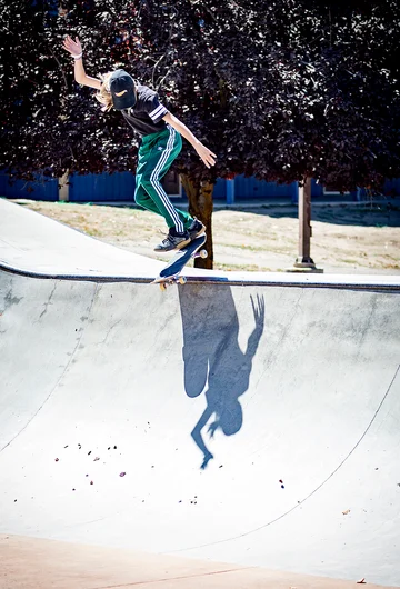 <!--daww19finals-->

No stranger to desert heat and crete, Christine Cottam nails a Bigspin Back D.
