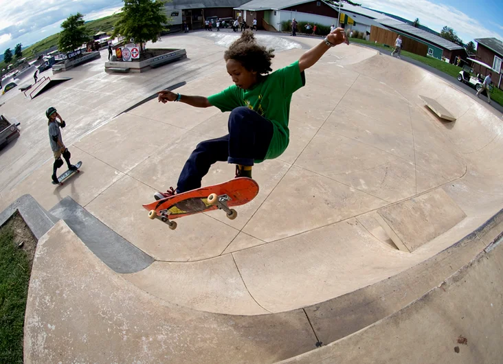 <!--wwpa-thurs-->

I’m
confused by how stylish kids are at a young age.  Yosef Blamos Bubes keeps the confusion goin’ with a lofty
Frontside Ollie.