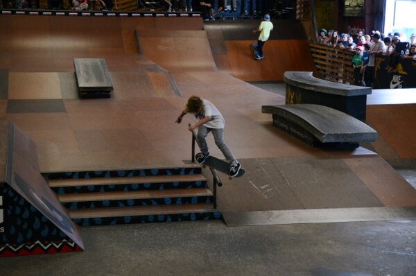 Landon Swan doing a feeble grind