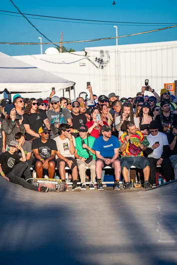 Sun beaming right into the face of these beautiful people


<!--tampapro24concretejam-->