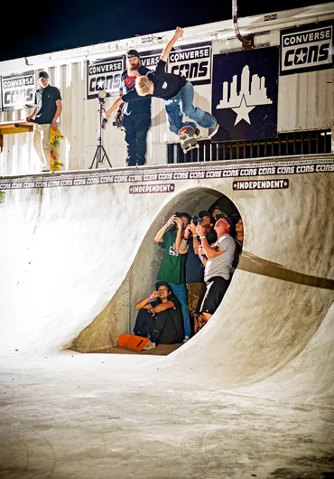 <!--pro19satnight-->

This looks wild, but it’s a make! Kicky Back Lip over doorway.