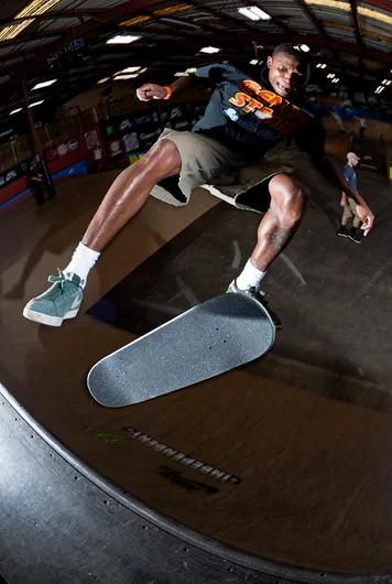 <!--pro17-fricomp-->

Enough of these industry Goons, lets get to the good shit, like this Tre Fakes from Ishod Wair.
