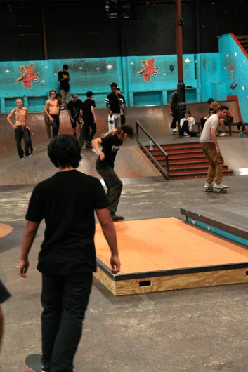 <!--andalewheelie-->

Dylan Rodriguez has got his equilibrium on lock. Stone solid nose manual shuv to manual.<!-- Andalé Wheelie Dope Contest Coverage -->