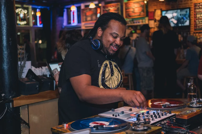 <!--pro19sunchill-->

DJ Qeys is one of the best in the Bay and always kicks the party off proper.