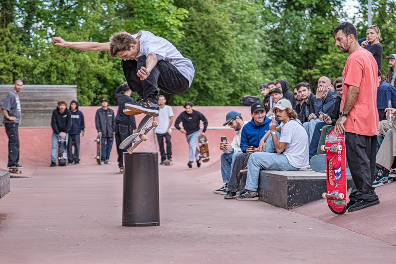 Mika Moller serves up a classic with this kickflip over the trash can 

<!--farnhigh2024-->