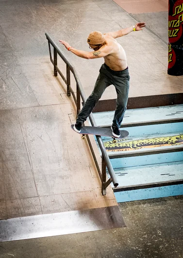 <!--am19qualsphotos-->

Danny Dirtsquid keeps it clean with a Switch Lipslide.
