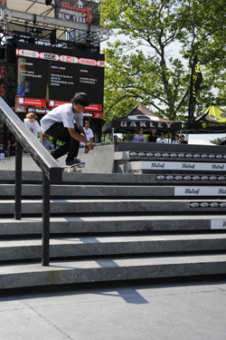 Dwayne Almonte - frontside big heel