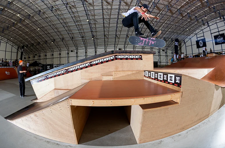 <!--dajapan18-day1-->

Yukito Aoki back again like tagteam with a Nollie Inward Heel. Whoop Dat Azzz!!
