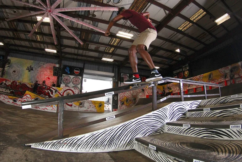 <!--etniesalbumpremiere-->

Chris Haughton : Gap to Tailslide Fakie