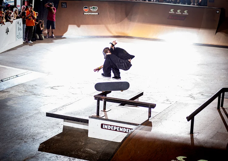 Lota Hardflips over the bump to bar as well, Gabe Vigliotti did one.
<!--tampam2022finals-->