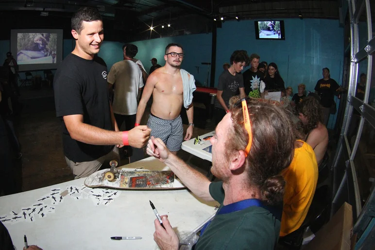 <!--dwdemo2018-->

Class Act Jake Hayes giving the homie a pound.
