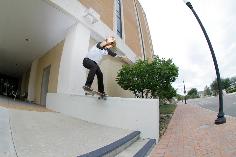 <!-- ffnwinterhavenjan14 -->
Eric Mckenney sticks into a long tailslide to pop over the stairs.