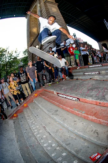 <!--danycsat-->

Then when things couldn't get more exciting, Dashawn and Yoshi started a lazer flip race! Dashawn won today, but technically Yoshi won when he did it 2 years ago.