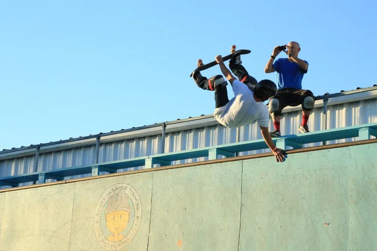 <!-- 2013MatixHalloweenJam -->

Phil Hajal fs invert as the legend Mike Frazier captures the moment. <a href=