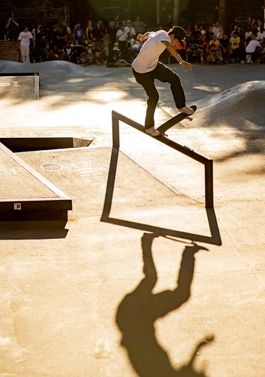 <!--danyc17-finals-->

Ivan Monteiro Noseblunt Slides just above the upside down.