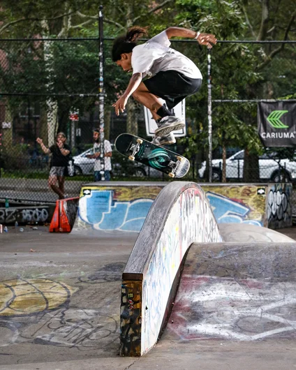 Brandon goes over the rainbow with a Tre flip from Twinkie to bank!

<!--damnamnyc23-day2-->