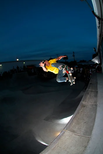 <!--pro15semis-->

Ollie to Fakie over the gap.