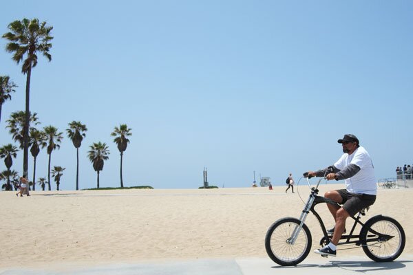 Here we have your classic Venice Beach lurker bro