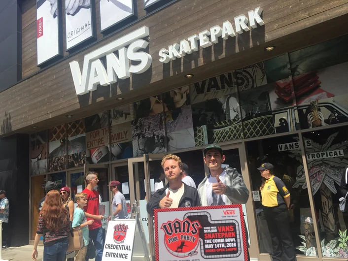 <!--zatcali-->
Day 3. Straight to the Vans Skatepark in the OC. Glancy Pants and Warzaw filling in for Schaefer with the thumbs.