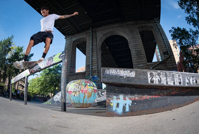 Hardly even recognized Florida’s own Tyson Zane, he all grownup now with Fakie Ollie Switch Front Feebles.

<!--damnamnyc2022day2-->