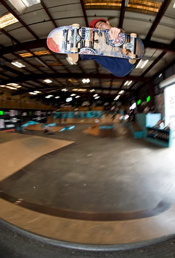 <!--am15friday-->

Dealing with a massive time change Daisuke Ikeda has no problem bein’ at the park early AM with giant Frontside Airs.