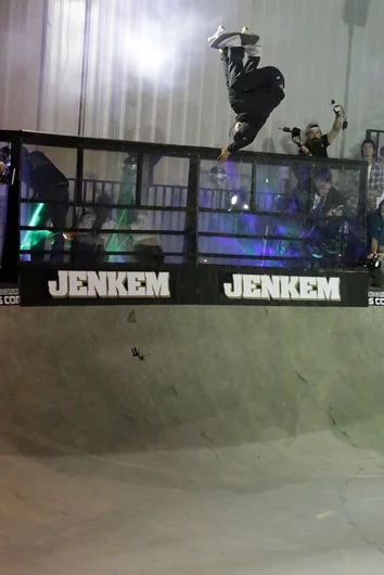 <!--pro17-consjam-->

Eric Winkowkski - BS Invert. 