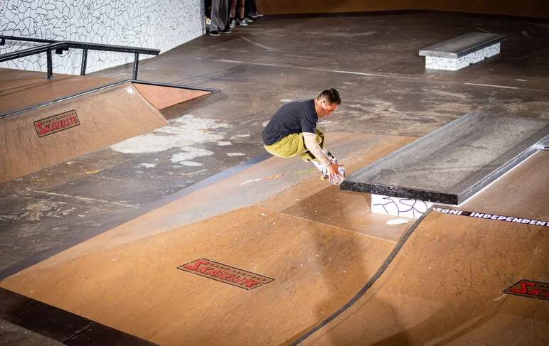 Felipe Nunes 50-50 backside flip was DIALED in

<!--tampapro22finals-->