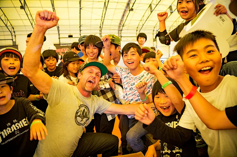 <!--daja18finals-->

Lil game of sticker tug-o-war.
