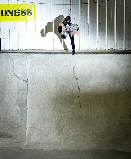 Nick Wallace gets all sprawled out on a Backside Boneless, YEEHAWW!
<!--tampam2022madnessconcretejam-->