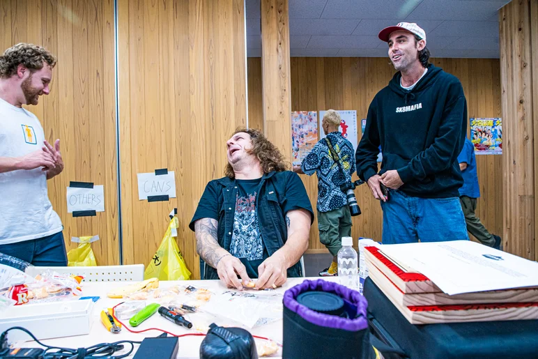 Coffee break. What's so funny Wade?!


<!--damnamjapan2023mensqualifiers-->